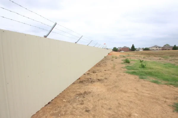 U-PANEL-FENCE-BARB-WIRE-slide-3